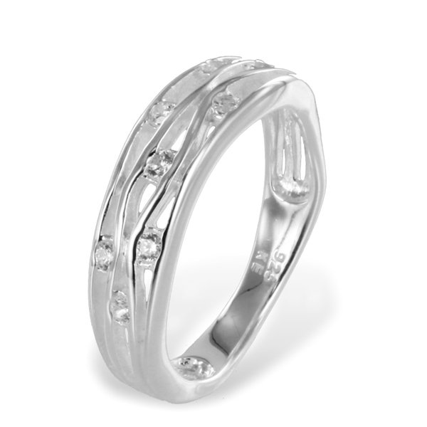 Silber Ring im modischen Design und Zirkonia