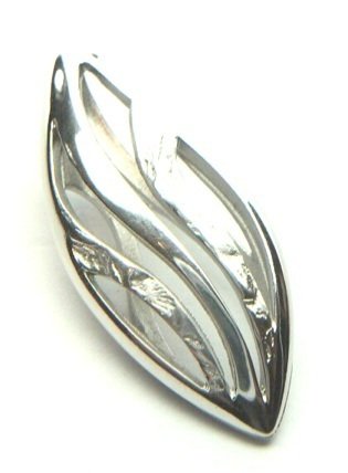 Moderner Sueno Silber Anhänger gehämmertes Design